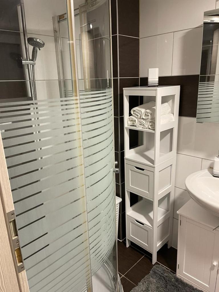 Apisha Apartement Kirchheim unter Teck Bagian luar foto